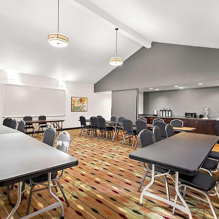 Best Western Luxbury Inn Fort Wayne Buitenkant foto