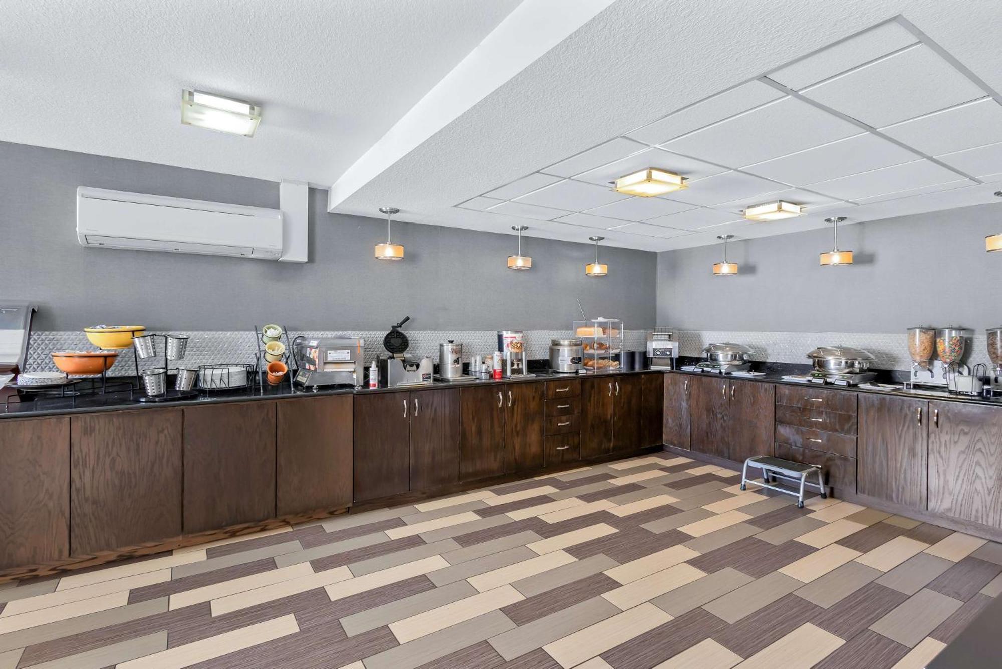 Best Western Luxbury Inn Fort Wayne Buitenkant foto