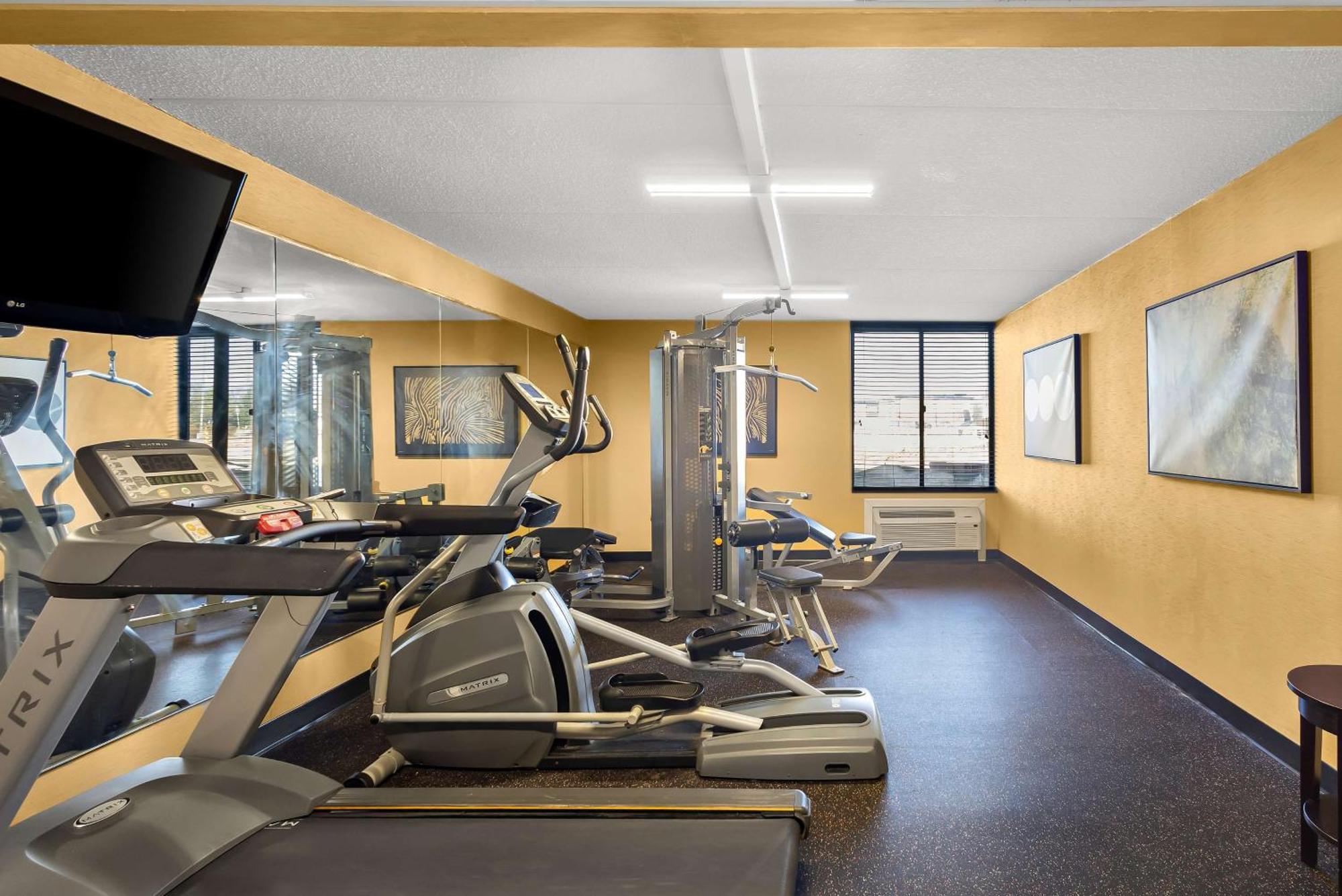 Best Western Luxbury Inn Fort Wayne Buitenkant foto