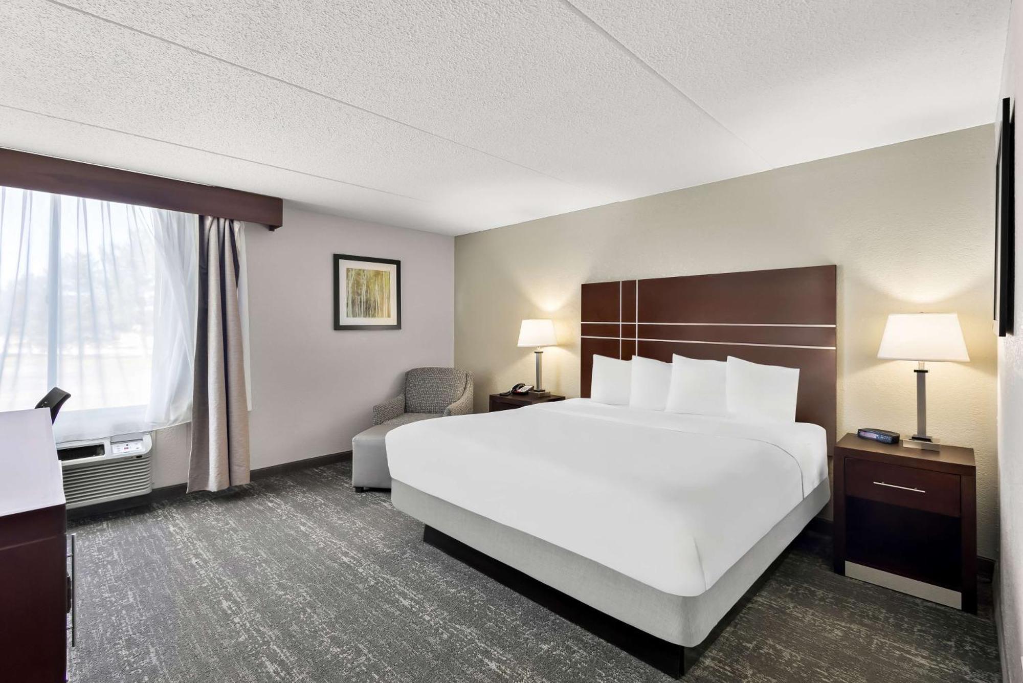 Best Western Luxbury Inn Fort Wayne Buitenkant foto