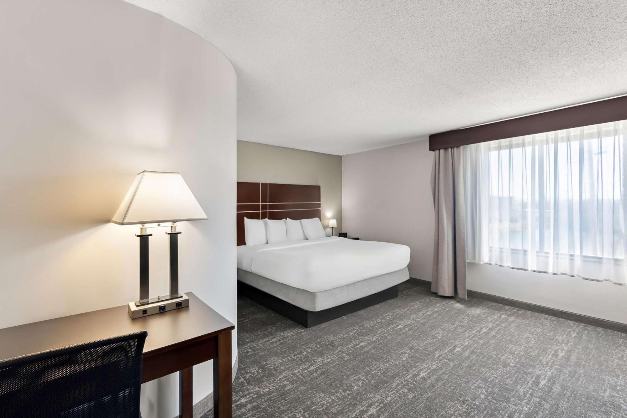Best Western Luxbury Inn Fort Wayne Buitenkant foto