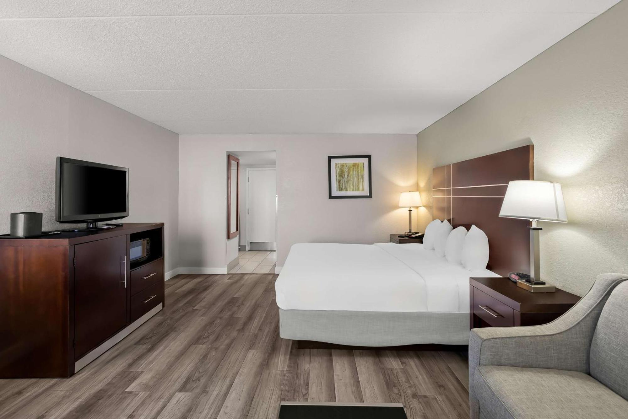 Best Western Luxbury Inn Fort Wayne Buitenkant foto