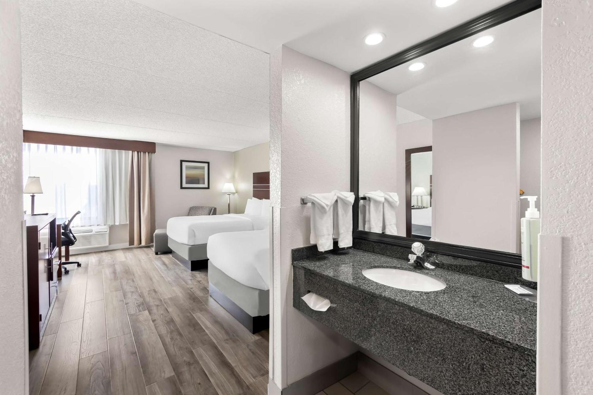 Best Western Luxbury Inn Fort Wayne Buitenkant foto
