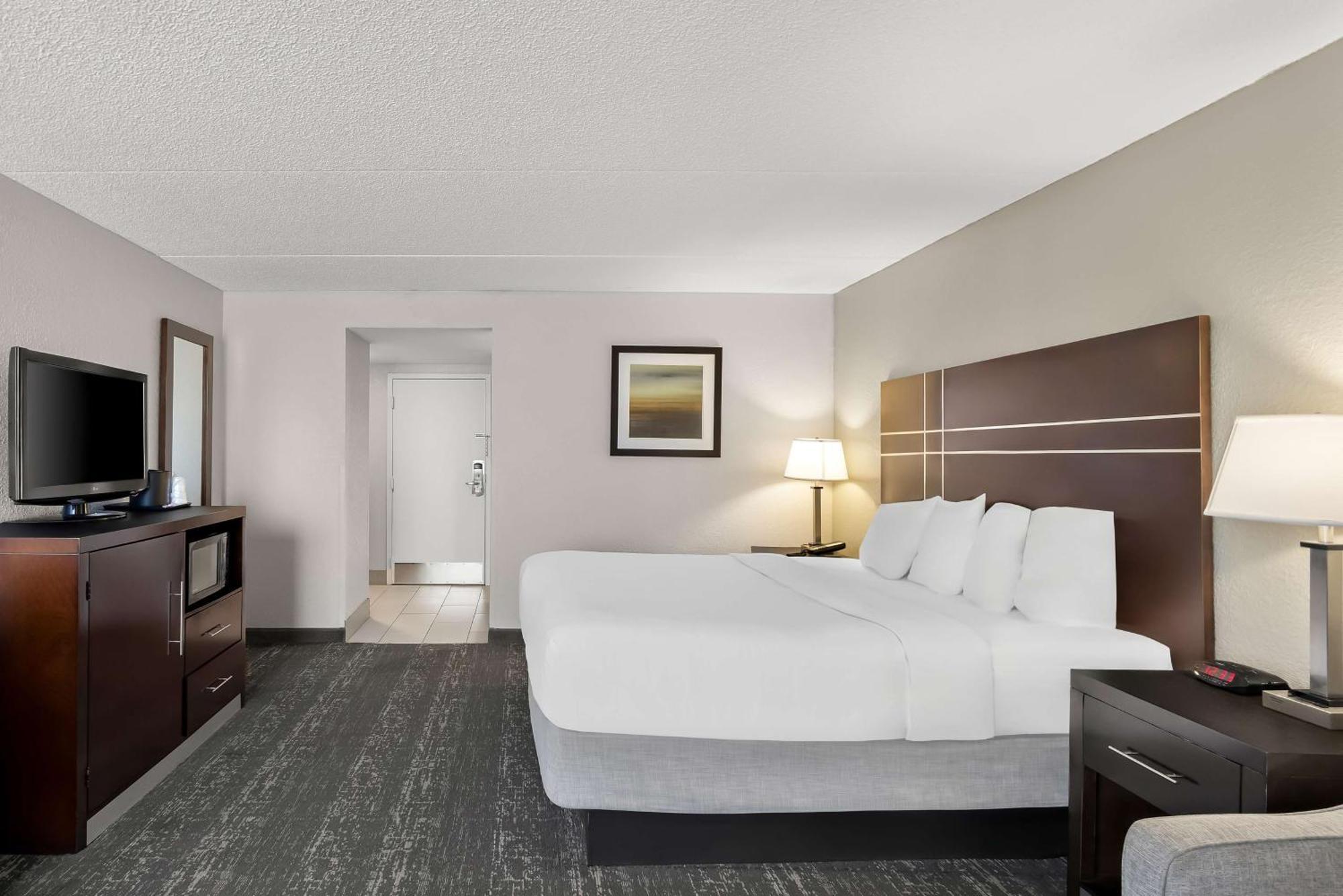 Best Western Luxbury Inn Fort Wayne Buitenkant foto
