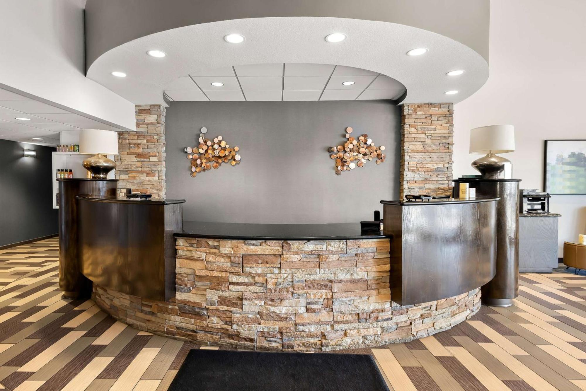 Best Western Luxbury Inn Fort Wayne Buitenkant foto