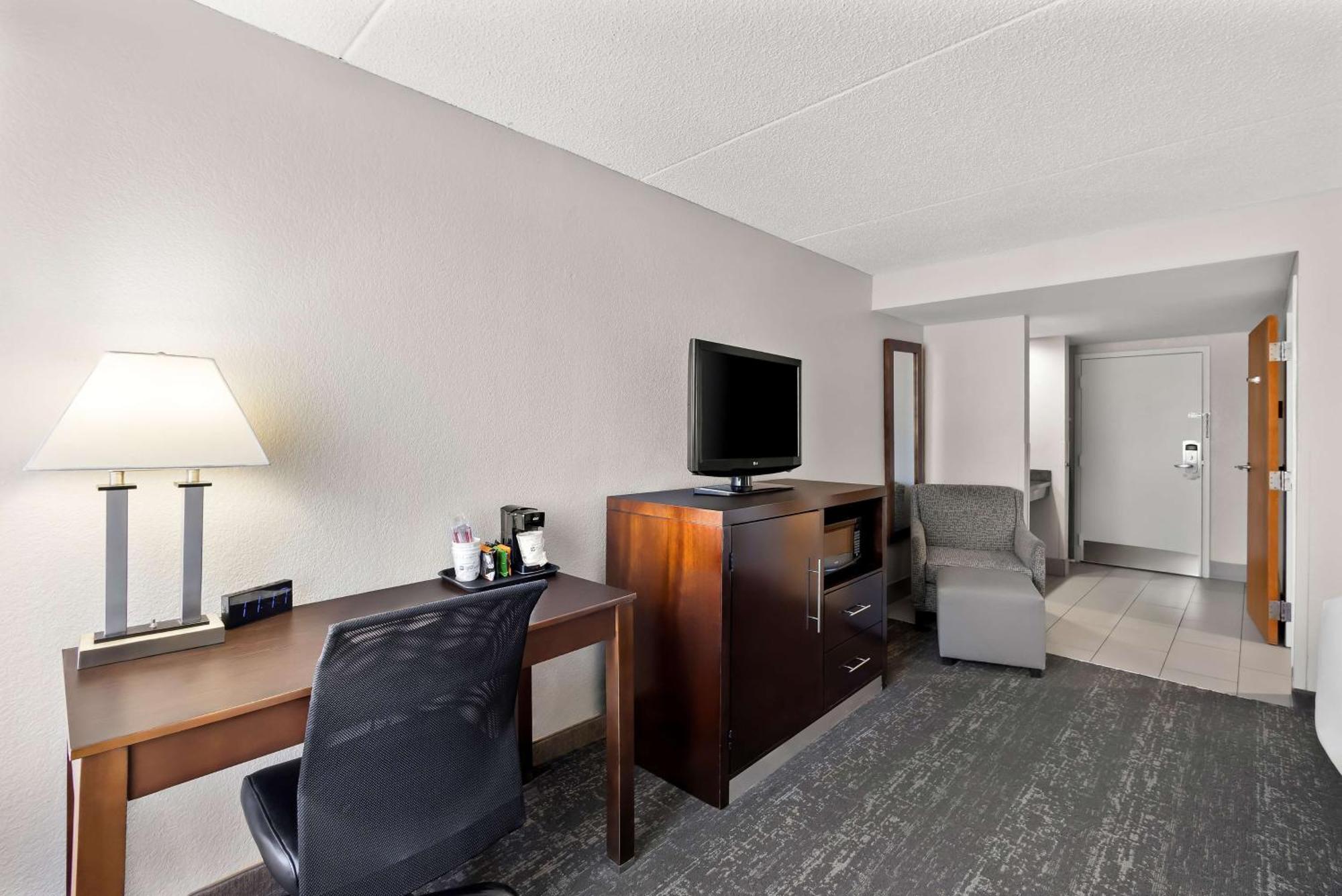 Best Western Luxbury Inn Fort Wayne Buitenkant foto